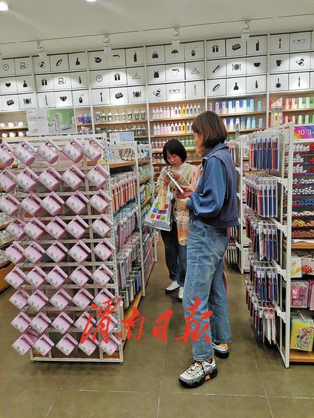 1 8月份渭南市消費品市場運行良好